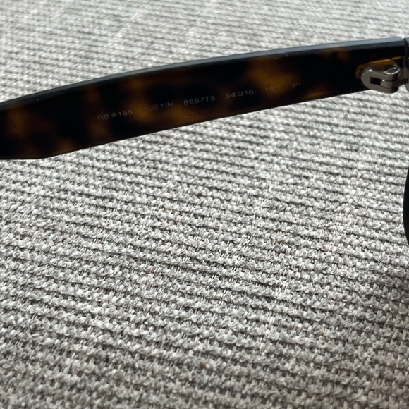 FRAME: Square
FRAME COLOR: Matte Havana
MATERIAL: Injected
TEMPLE COLOR: Havana - Picture 6 of 6